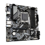  4x DDR5 Slots