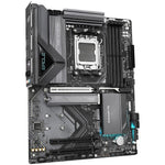  4x DDR5 Slots