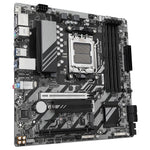  4x DDR5 Slots