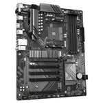  4x DDR4 Slots