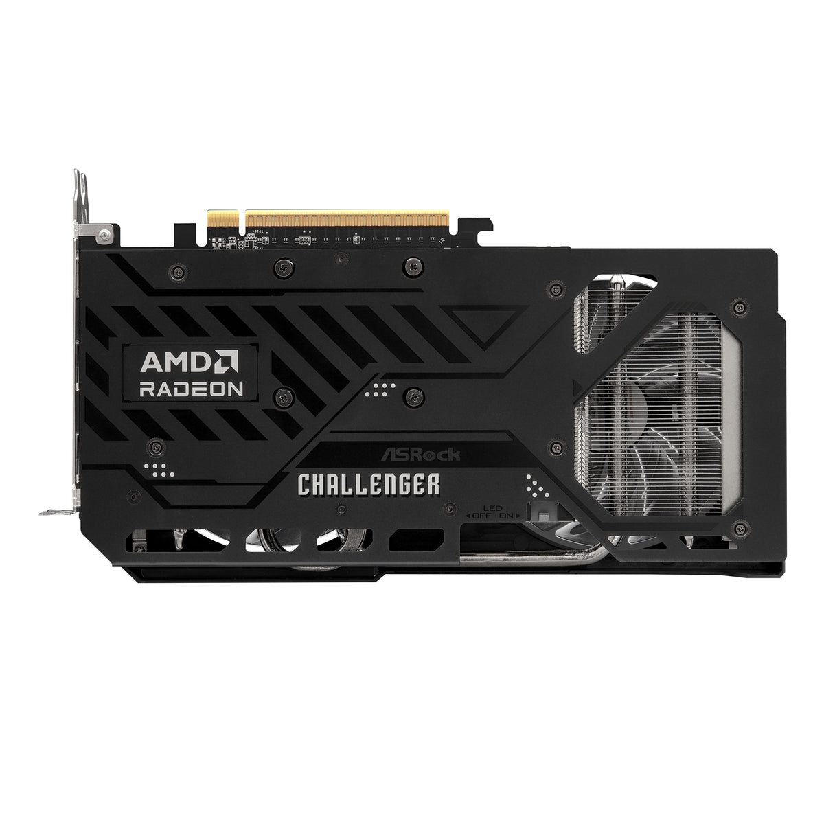  2x DisplayPorts / 1x HDMI Port