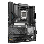  4x DDR5 Slots