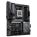  4x DDR5 Slots